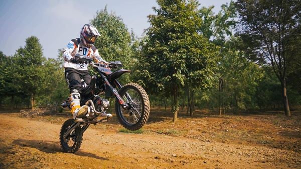 M2R RS-R 125 125cc 17/14 88cm Red/White Dirt Bike