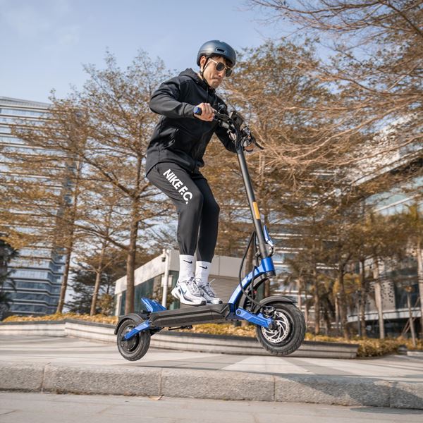 Kaabo Mantis 10 Lite 1000w 48v 13ah Li Blue Twin Motor Electric Scooter (IPX5)