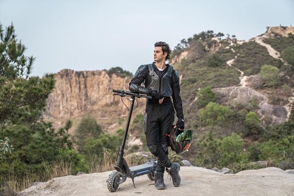 Chaos X5 48v 1200w 15ah Twin Motor Adult Electric Scooter IP54
